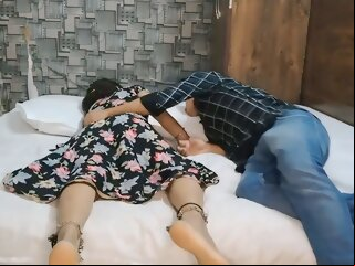 Bhabhi ne dewer ke sath kiya..